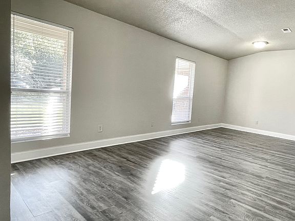 2nd image of 110 Barnsbury Ct