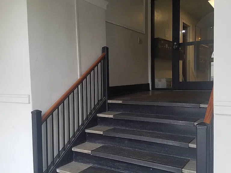 49 Troup St — Photo 26