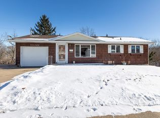 2548 Marywood Dr, Dubuque, IA 52001