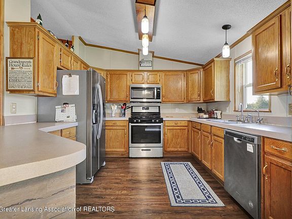 3rd image of 15575 W Eaton Hwy