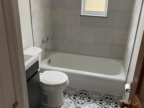 4th image of 21100 Crystal Ave #1