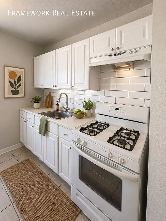 Studio apartment available now — Photo 3
