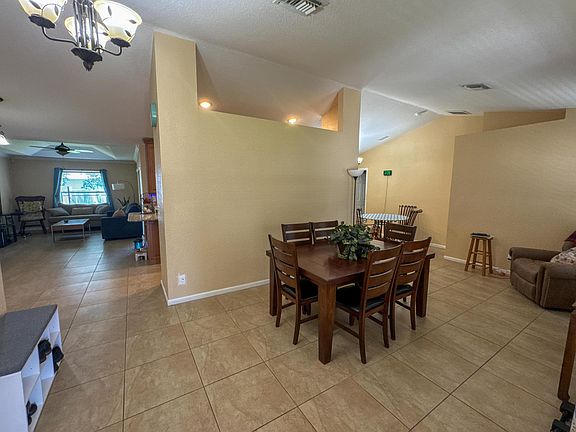 3rd image of 1773 SW Finch Lane