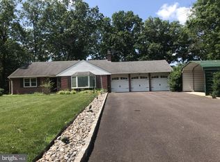 530 Woodlyn Ave, Harleysville, PA 19438