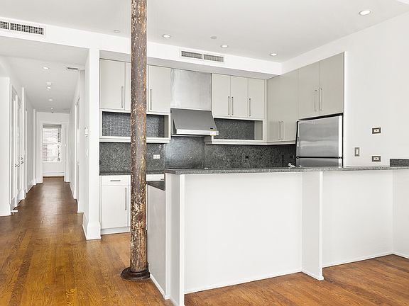 4th image of 102 Fulton St APT 6W