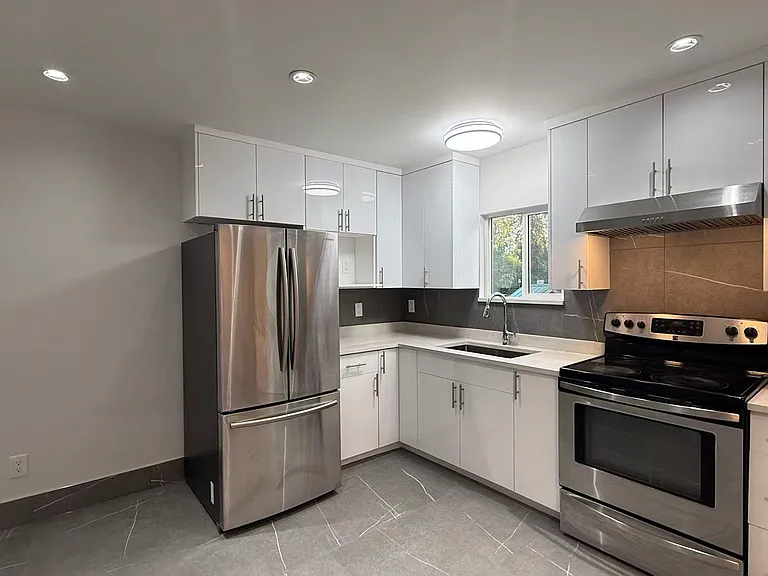 20700 51b Ave — Photo 13