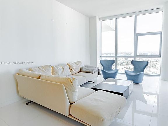 2nd image of 851 NE 1st Ave #4601