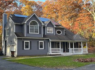 301 Little Plains Rd, Huntington, NY 11743