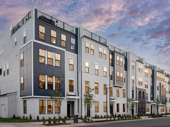 Cloongee Terrace Clarendon #Clarendon, Sterling, VA 20166