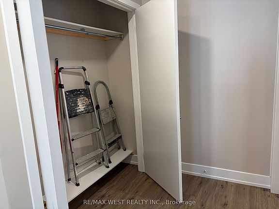 5th image of 1697 Dundas St W APT 1