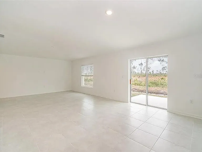 2220 Green Valley St — Photo 2