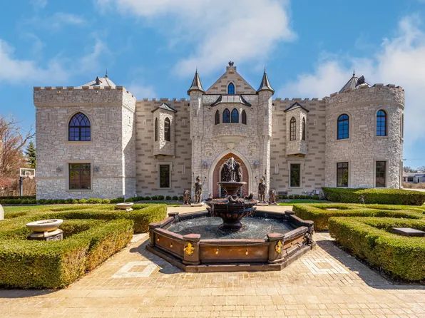 3015 Lincoln Rd, Oak Brook, IL 60523