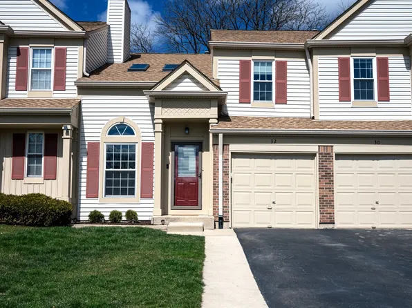 32 Peach Tree Ln, Westmont, IL 60559