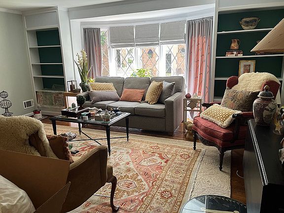 3rd image of 3814 Washington Sq APT 1