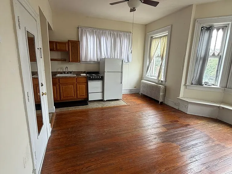 618 Redgate Ave — Photo 3