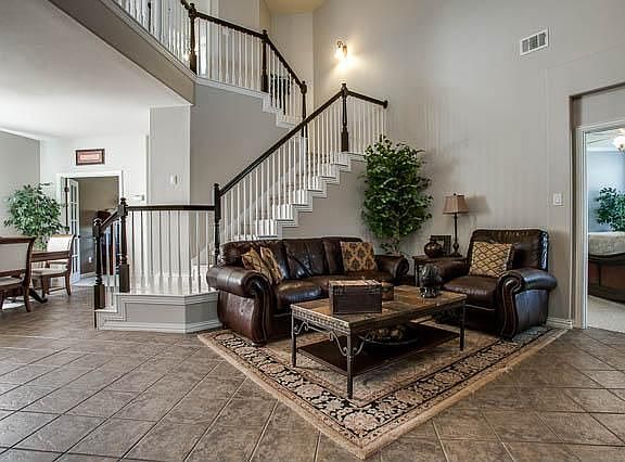 4th image of 126 Turnberry Ln