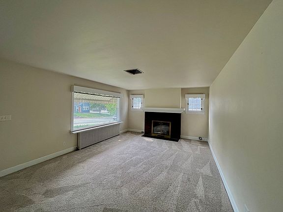 3rd image of 705 E 3rd Ave