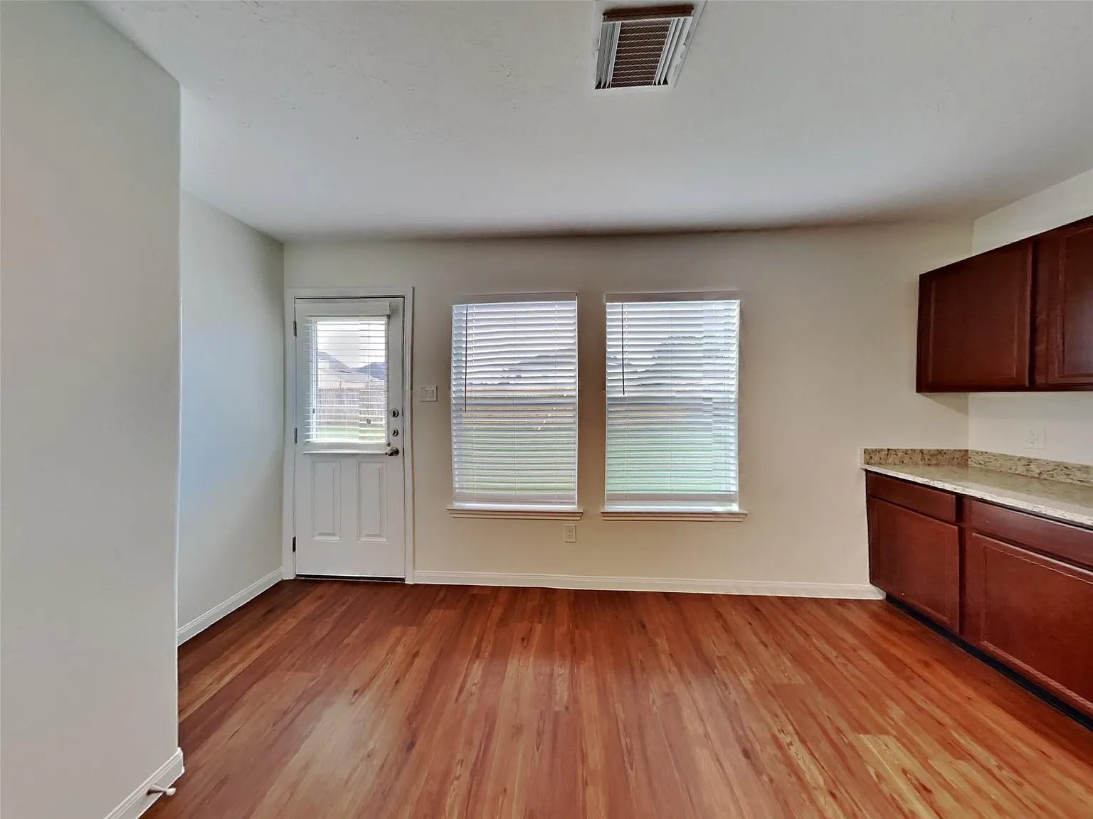 4 bed, 2.0 bath, 1680 sqft, $1,965 — Photo 3