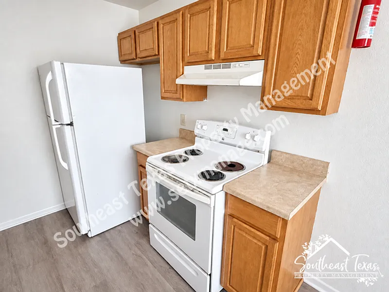 1 bed, 1.0 bath, 675 sqft, $800 — Photo 2