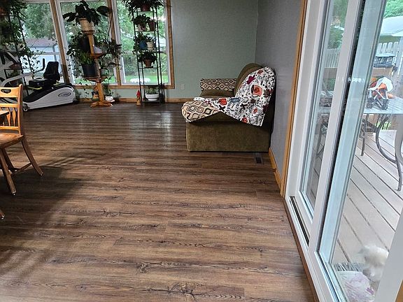 3rd image of 1209 E Erskine St