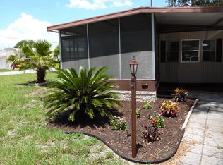 900 Pamela St, Wildwood, FL 34785