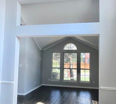 4th image of 2074 Rushmore Ct