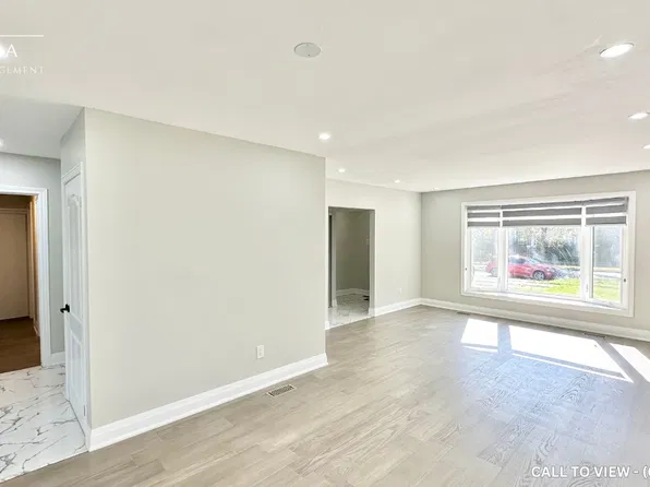 71 Willowridge Rd #1, Toronto, ON M9R 3Z2
