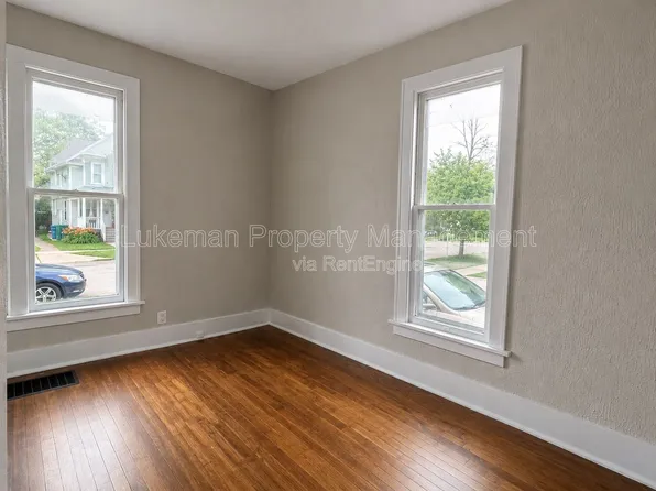 609 Pearl St APT 1, Kalamazoo, MI 49007