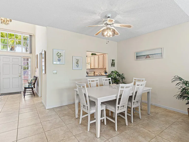2584 Muirfield Ct — Photo 11