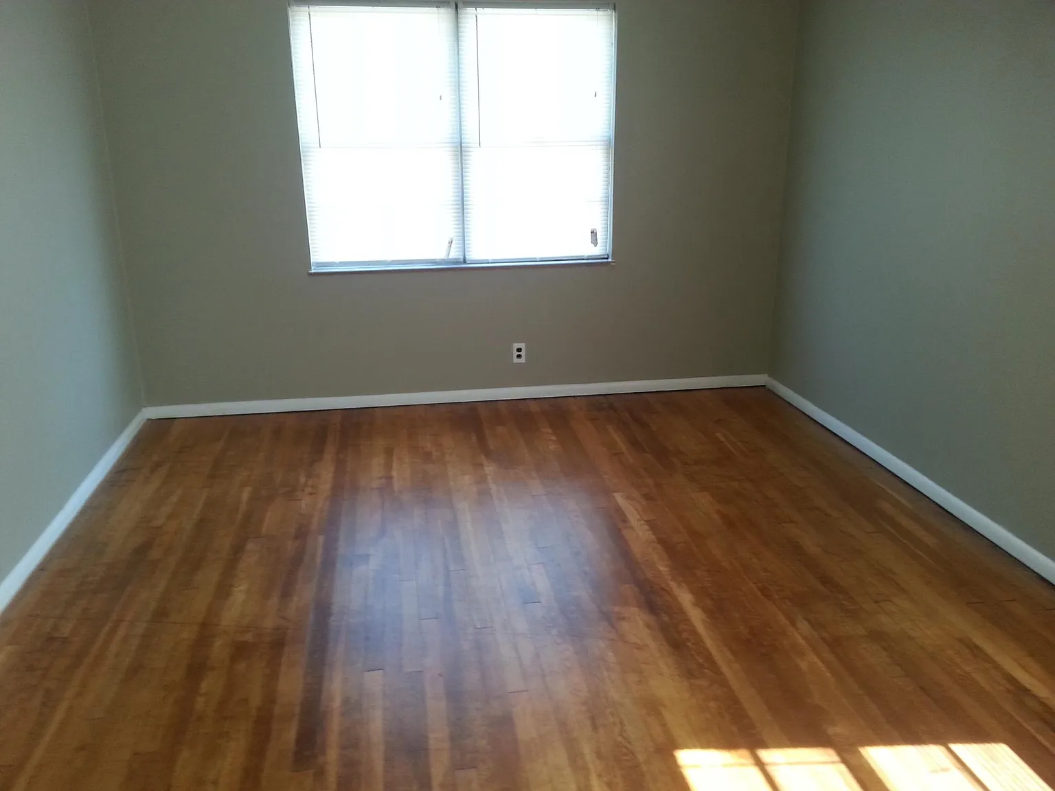 17864 Lakeshore Blvd — Photo 2