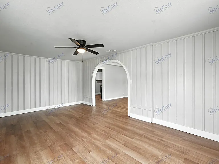 4929 Willie St — Photo 4