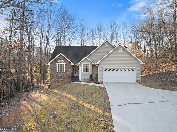 4th image of 296 Modoc Dr