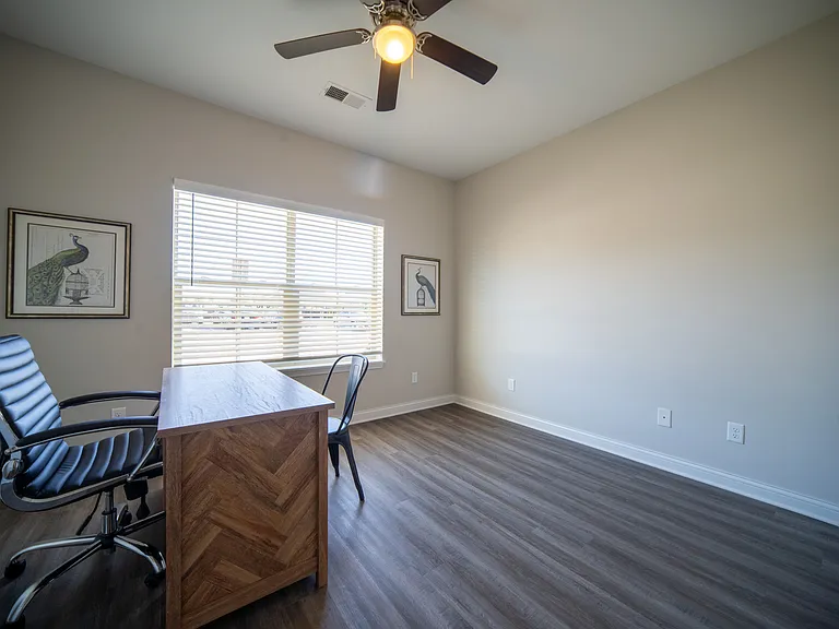 Plum Ridge Apartments — Photo 21
