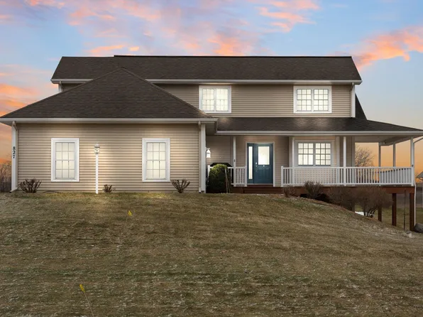 827 Shamrock Ln, Traverse City, MI 49696