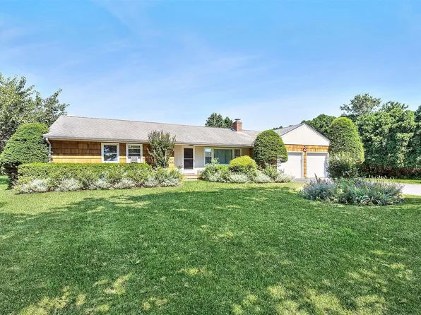 100 Narrow Ln, Southampton, NY 11968