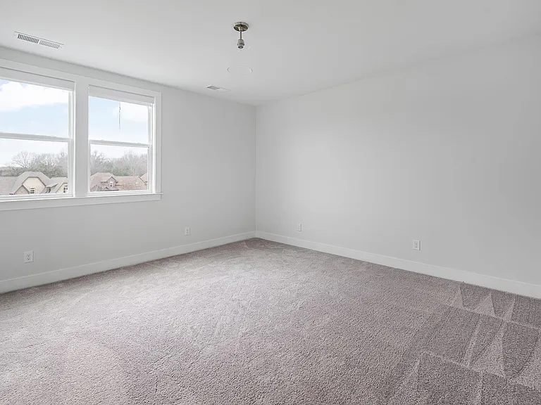 805 Regimental Dr — Photo 27