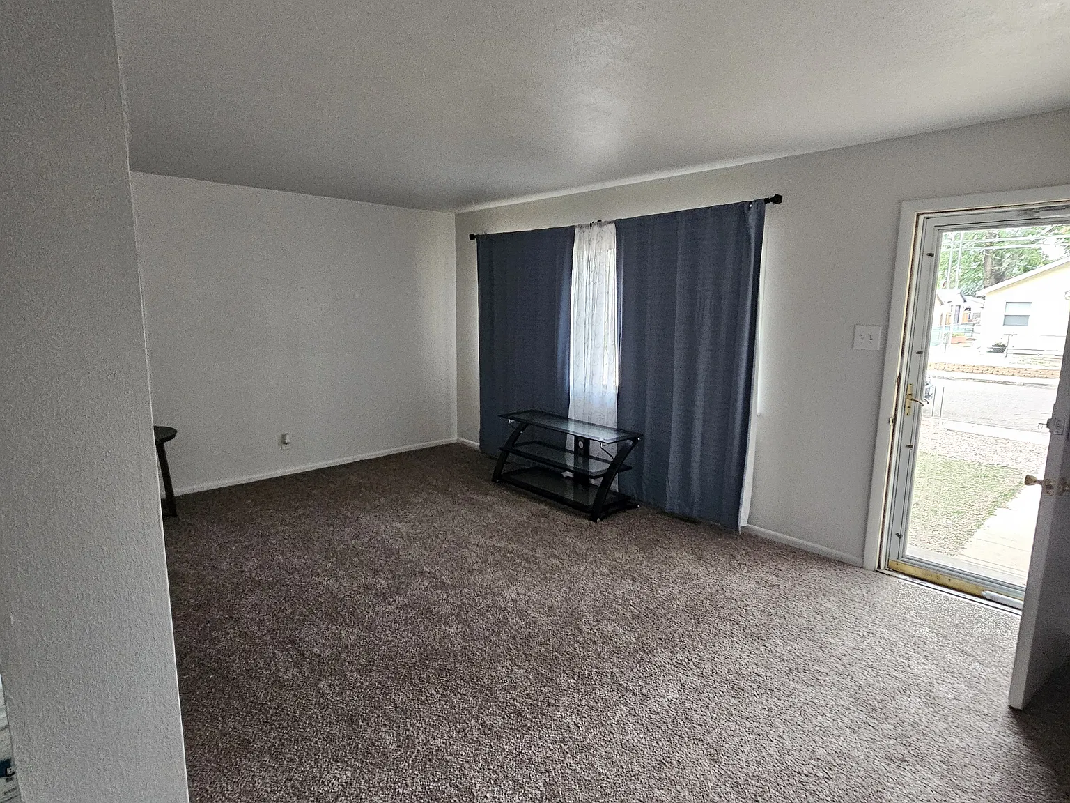 2 bed, 1000 sqft, $1,350 — Photo 4