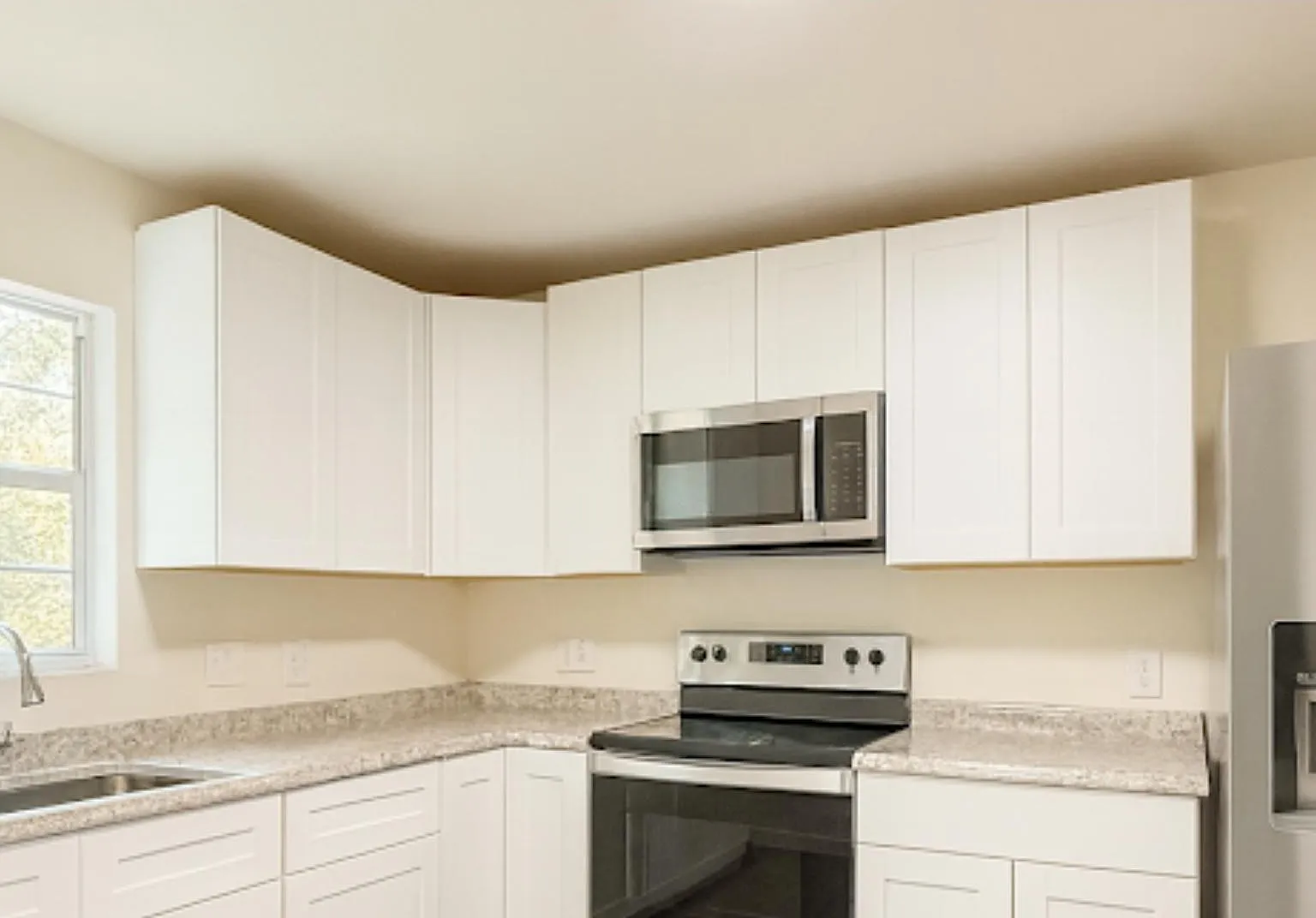 4 bed, 2.0 bath, 1870 sqft, $663 — Photo 2