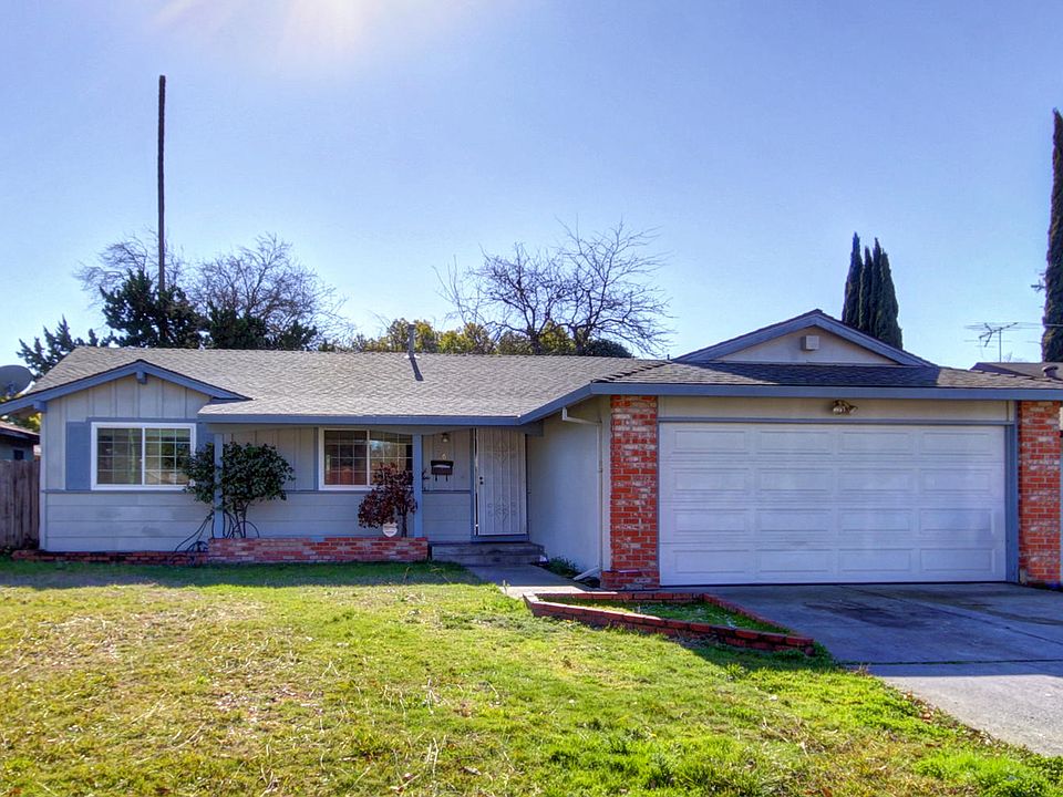 1st image of 56 Lochmoor Cir