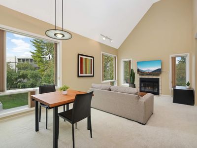 3001 Lake Shore Dr #B, Minneapolis, MN, 55416