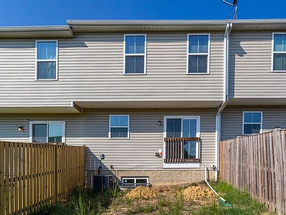 4th image of 46350 Creeping Primrose Ln Unit G