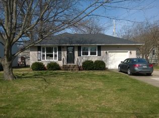 618 Cahoon Rd, Bay Village, OH 44140