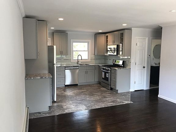 2nd image of 9 Laura Dr