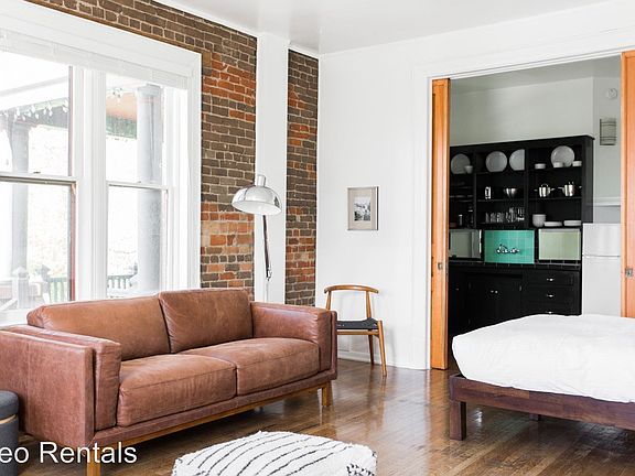 4th image of 204 N State St #4