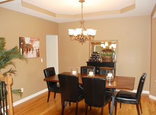 512 Montego Ct, Avon Lake, OH 44012