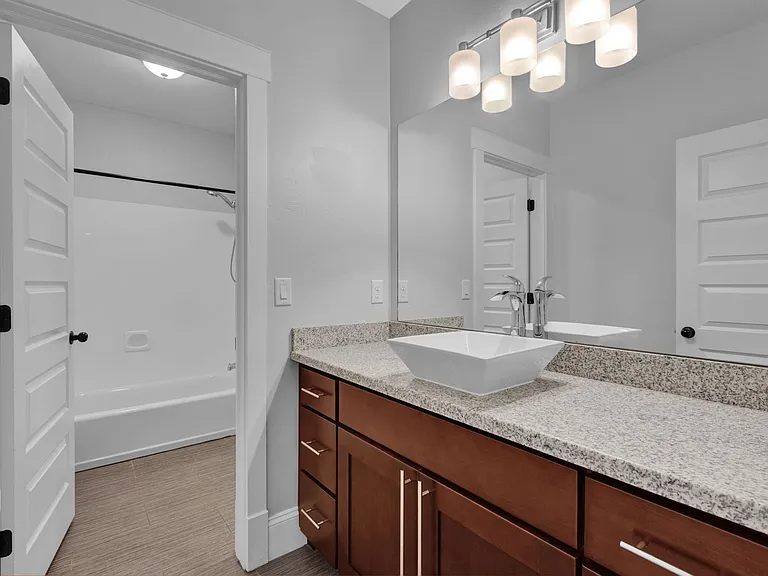 910 S Pace Pl — Photo 45