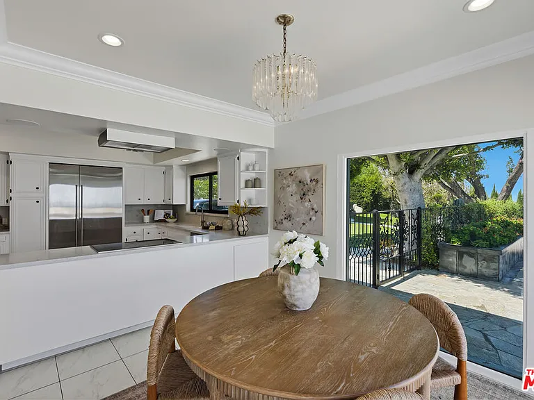8416 Skyline Dr — Photo 31