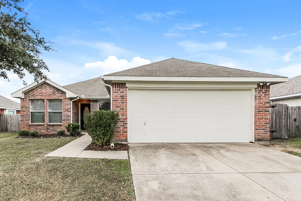4 bed, 2.0 bath, 1530 sqft, $2,030 — Photo 1