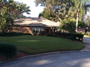 812 Warren Rd, Lutz, FL 33548