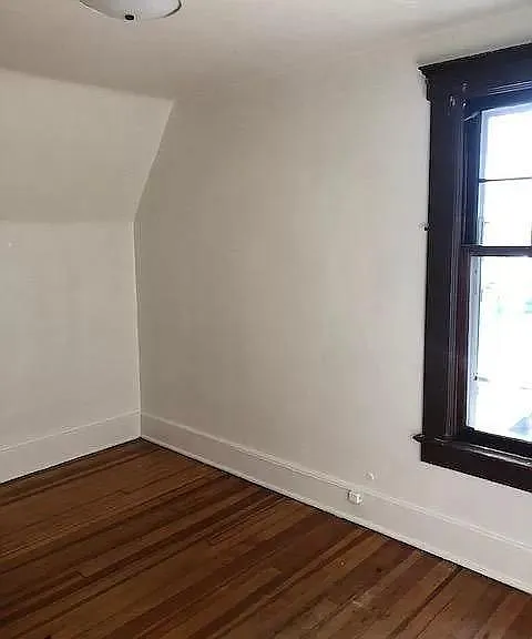 410 S 1st St — Photo 10